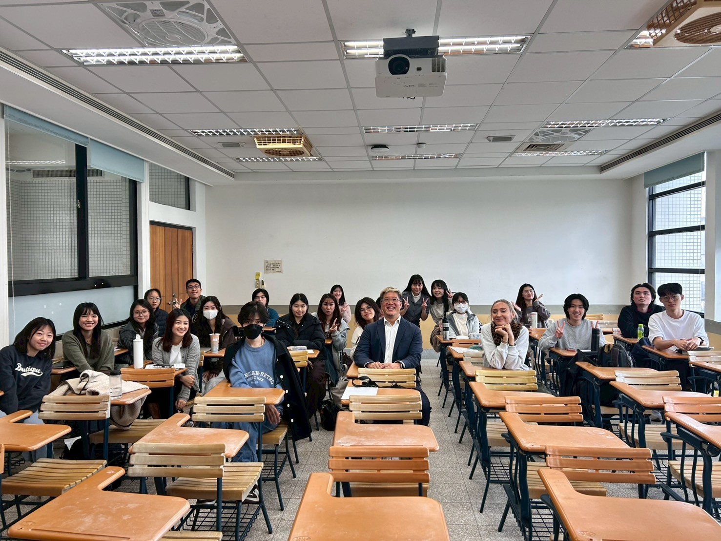 2025.11.20 【演講】職涯發展與翻譯相關職業